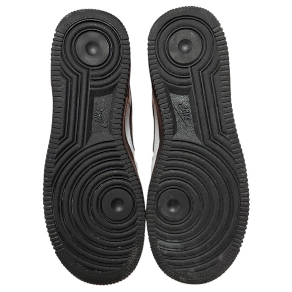 Nike Air Force 1 Men's White and Black Shoes - Picture 4 of 6